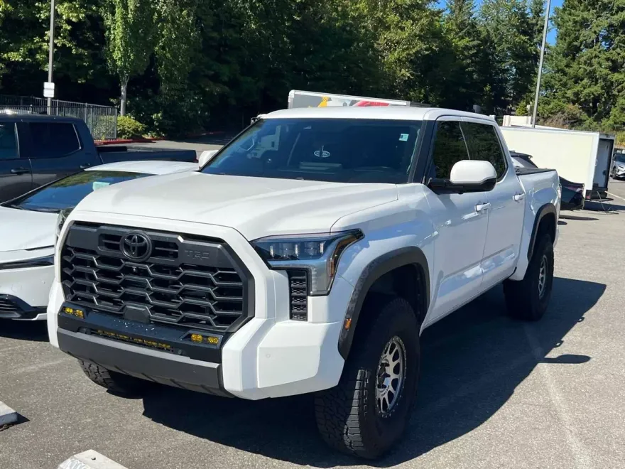 2022 Toyota Tundra Limited photo 1