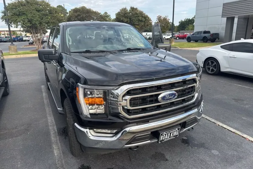 2022 Ford F-150 XLT FX4 photo 1