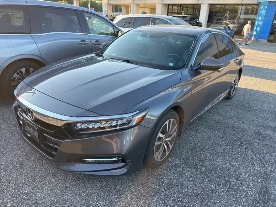 2020 Honda Accord Hybrid Touring photo 1
