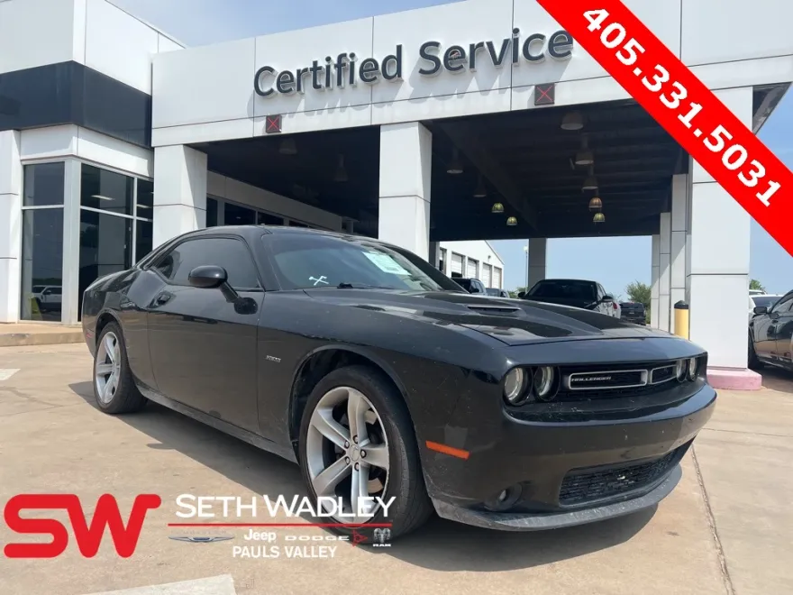 2016 Dodge Challenger SXT Plus photo 1