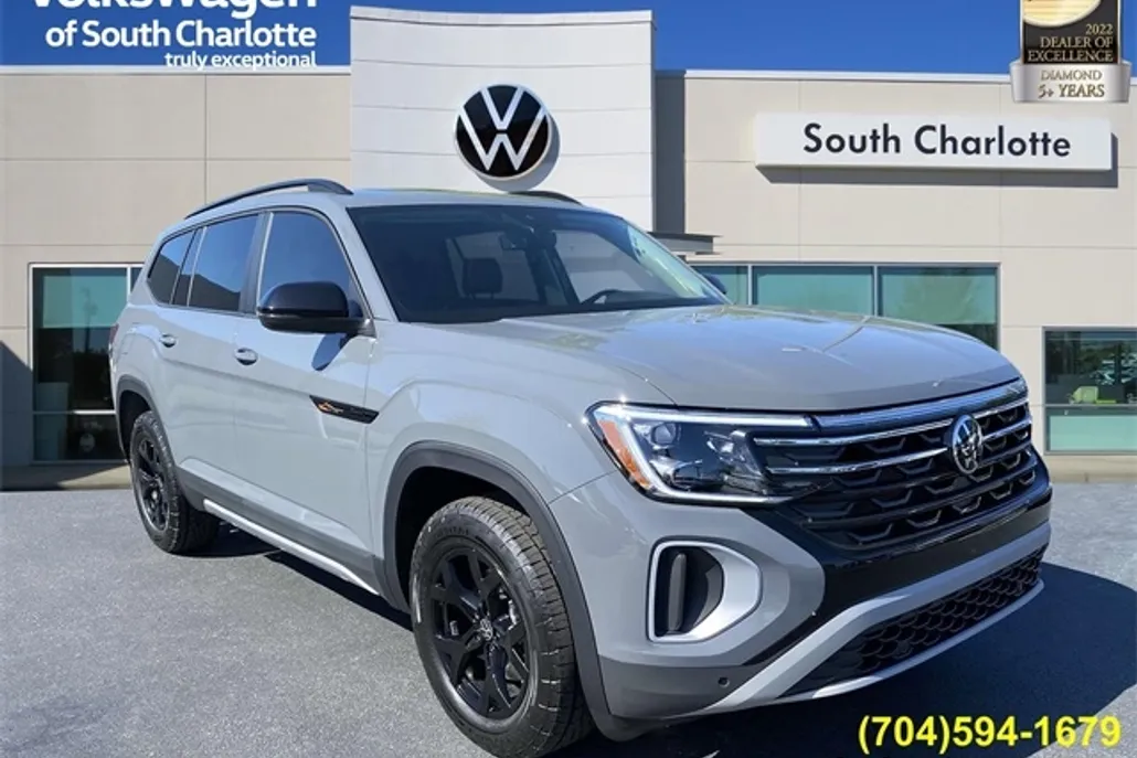 2025 Volkswagen Atlas Peak Edition SE photo 1