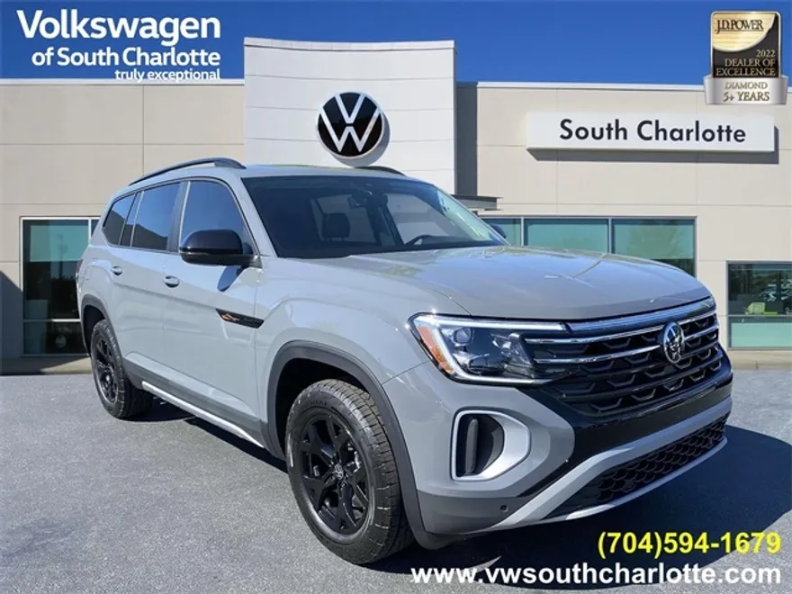 2025 Volkswagen Atlas Peak Edition SE photo 1