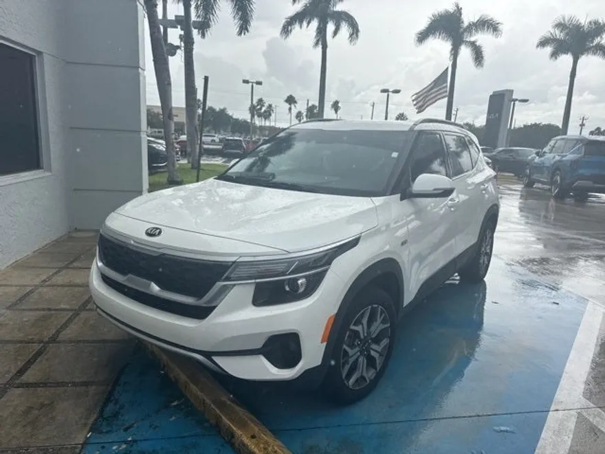 2021 Kia Seltos EX photo 1