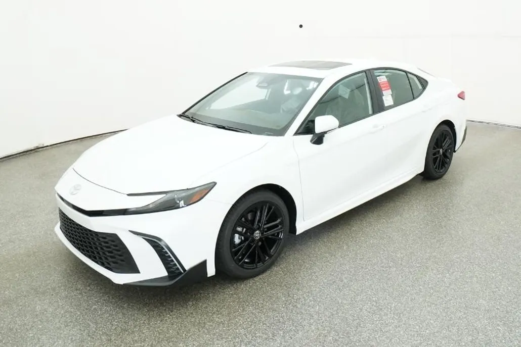 2026 Toyota Camry SE photo 1