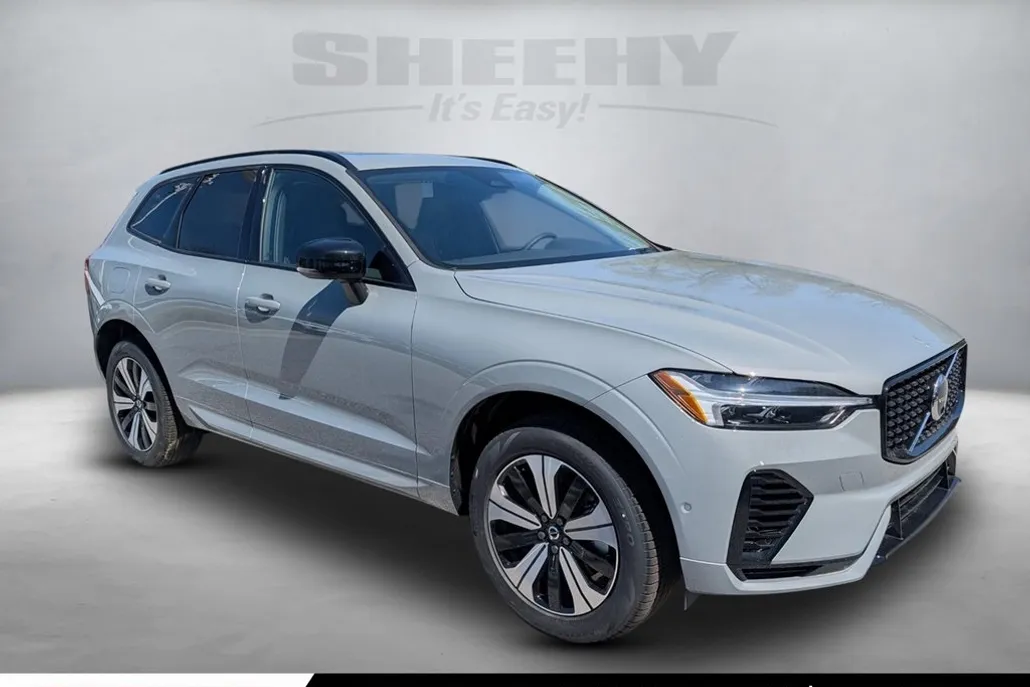 2025 Volvo XC60 Hybrid T8 Plus photo 1