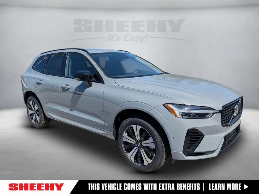 2025 Volvo XC60 Hybrid T8 Plus photo 1