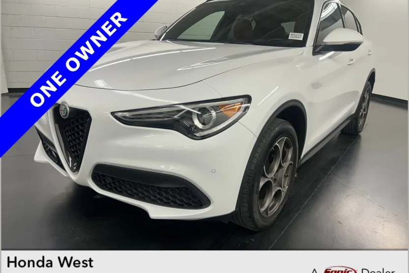 2022 Alfa Romeo Stelvio Sprint photo 1