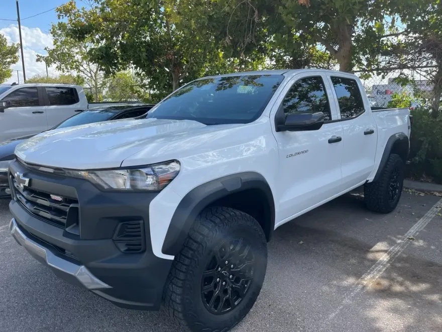 2025 Chevrolet Colorado Trail Boss photo 1