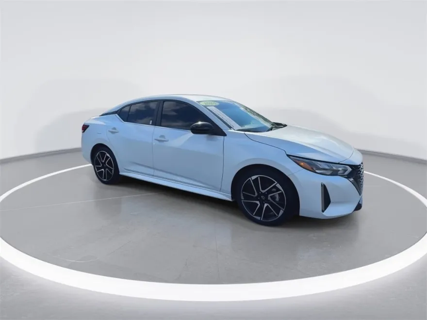 2024 Nissan Sentra SR photo 1