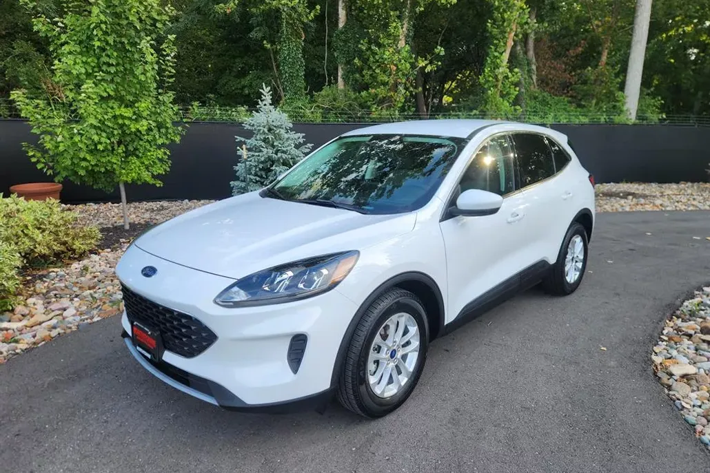 2021 Ford Escape SE photo 1