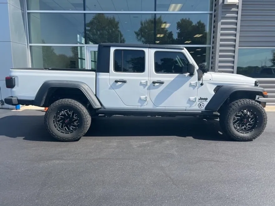 2020 Jeep Gladiator Sport photo 1