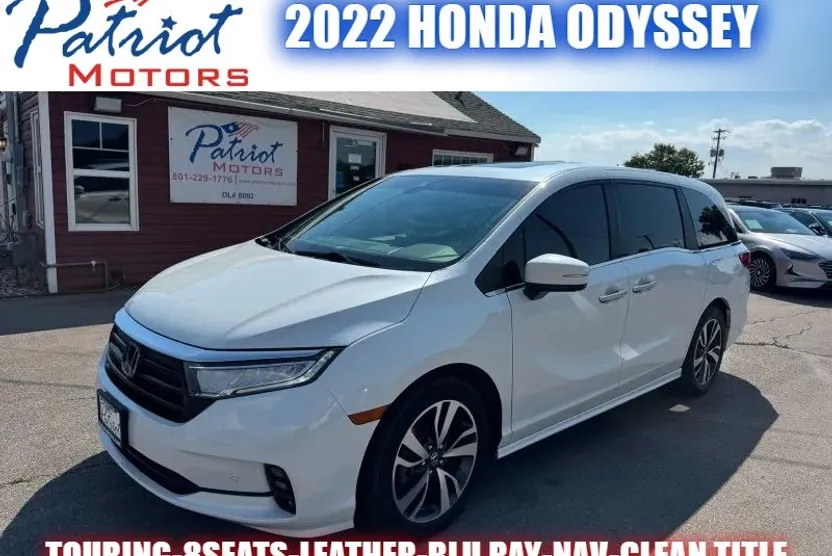 2022 Honda Odyssey Touring photo 1