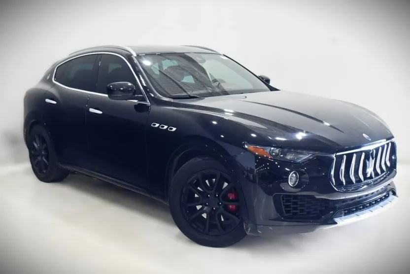 2017 Maserati Levante Base photo 1
