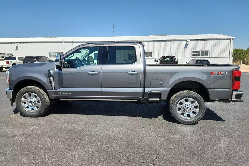 2026 Ford F-250 Lariat photo 1