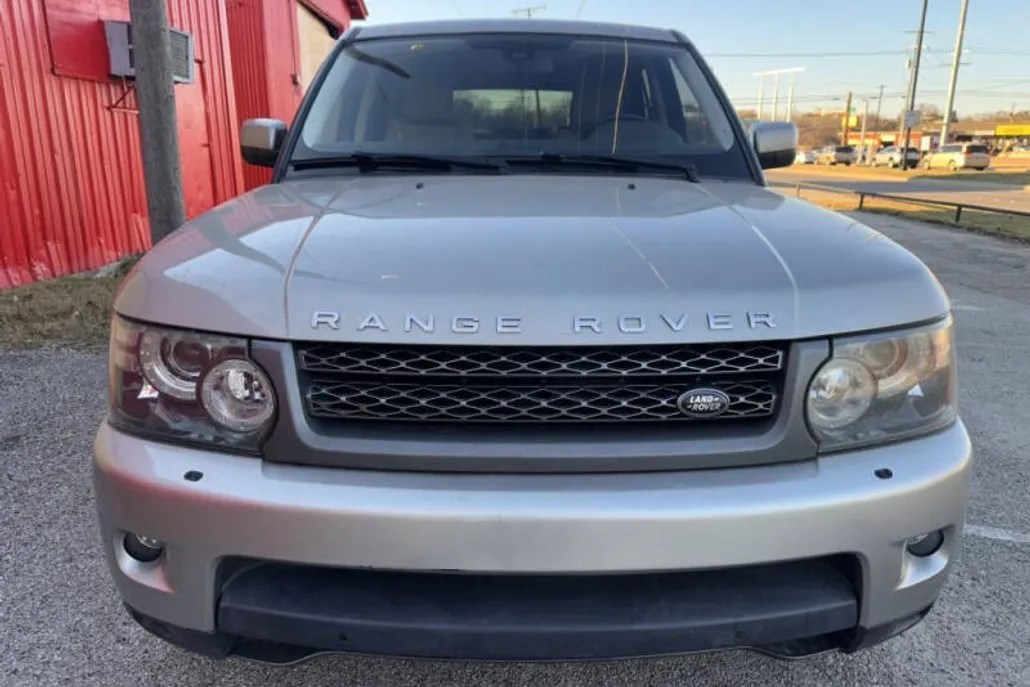 2011 Land Rover Range Rover Sport HSE photo 1