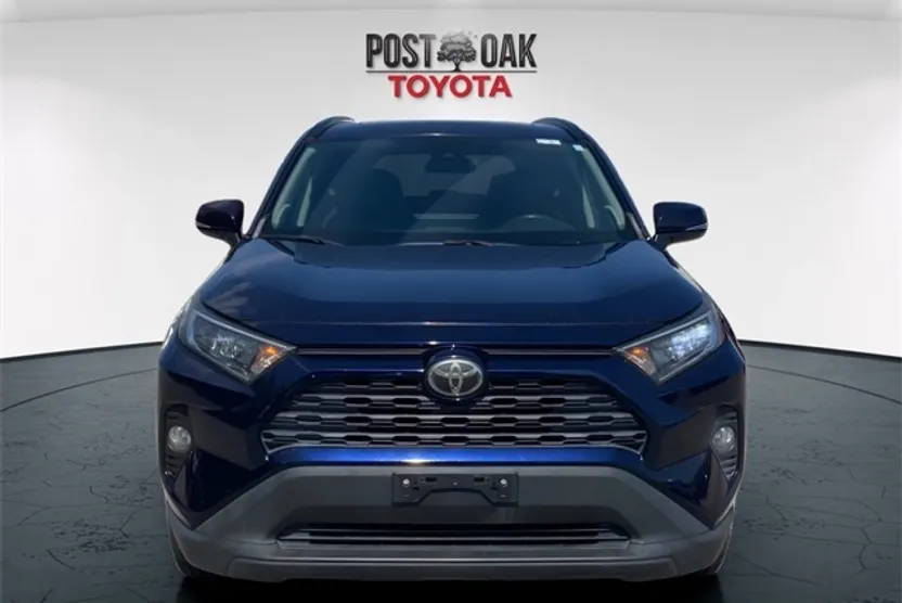 2019 Toyota RAV4 XLE Premium photo 1