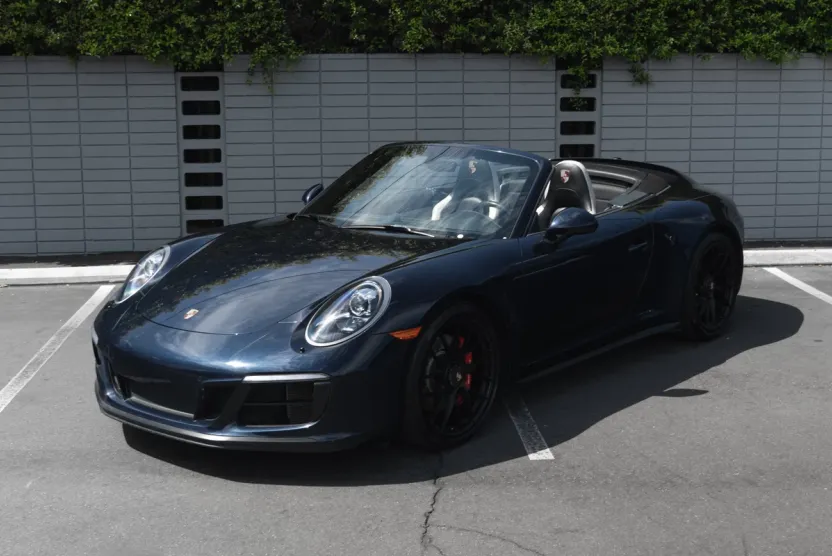 2017 Porsche 911 GTS photo 1
