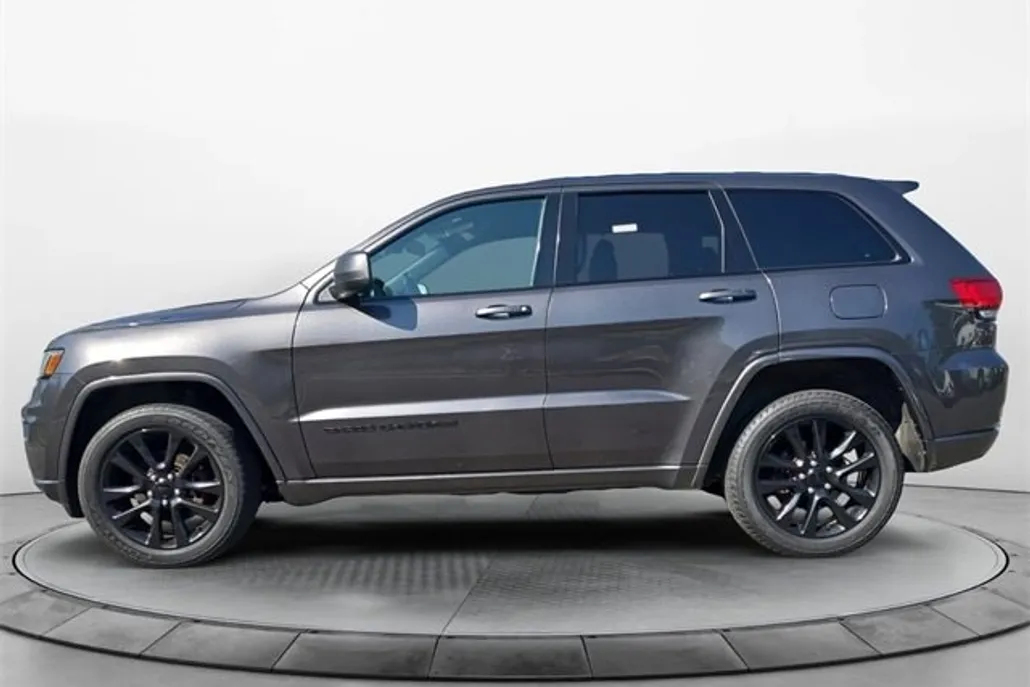 2018 Jeep Grand Cherokee Altitude photo 1