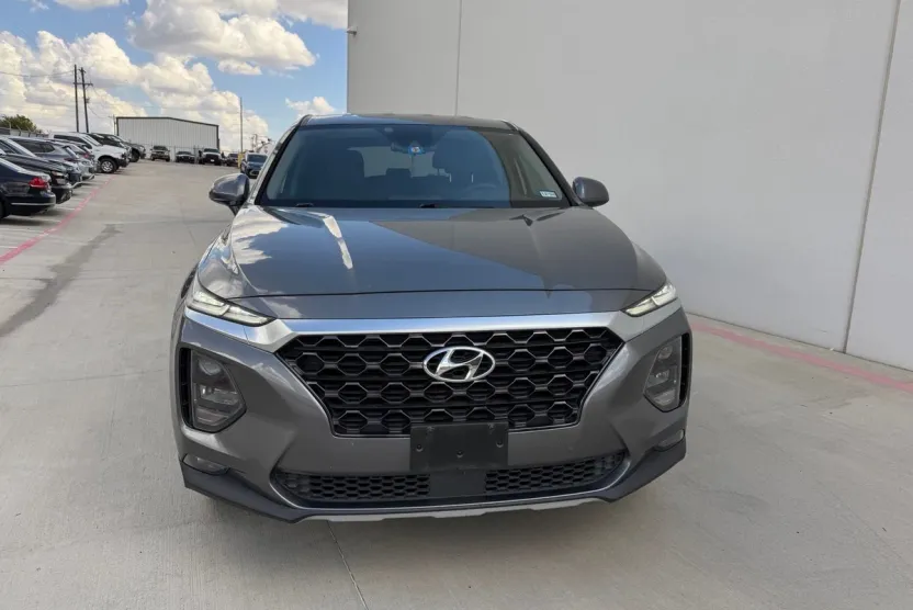2019 Hyundai Santa Fe SEL photo 1
