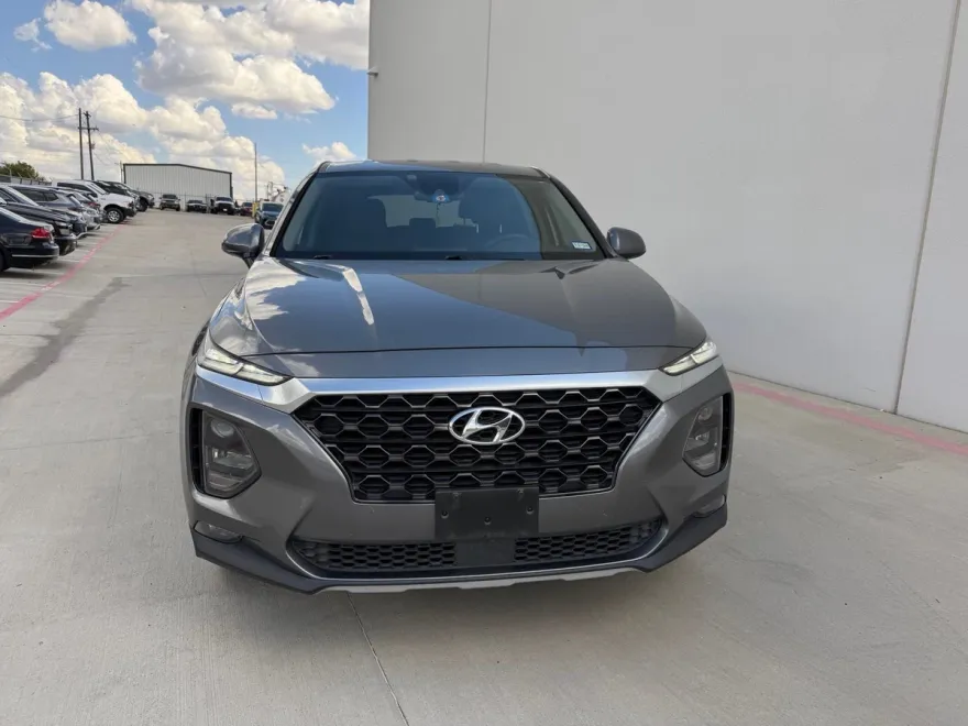 2019 Hyundai Santa Fe SEL photo 1