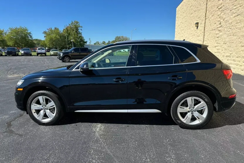 2018 Audi Q5 Premium Plus photo 1
