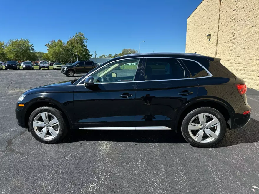 2018 Audi Q5 Premium Plus photo 1