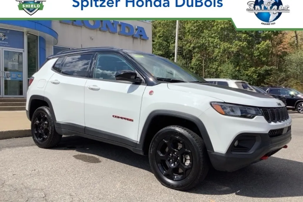 2024 Jeep Compass Trailhawk photo 1