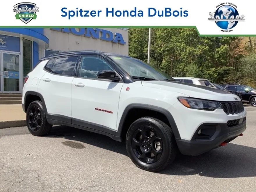 2024 Jeep Compass Trailhawk photo 1
