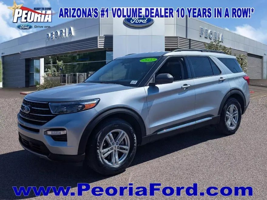 2022 Ford Explorer XLT photo 1