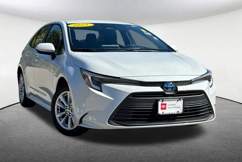 2025 Toyota Corolla Hybrid LE photo 1