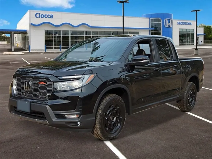 2025 Honda Ridgeline TrailSport photo 1