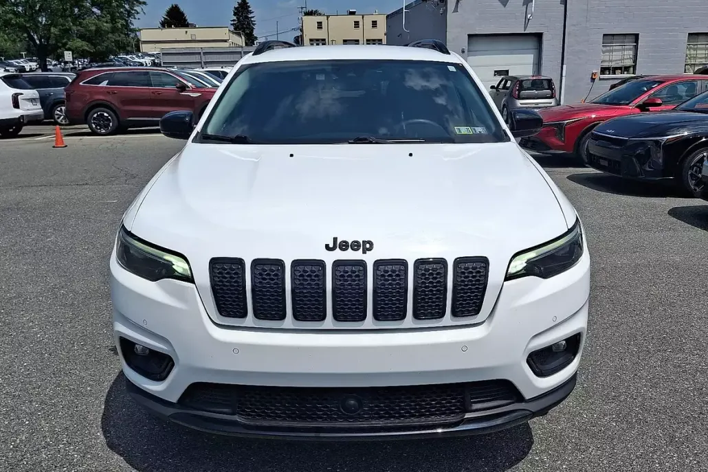 2023 Jeep Cherokee Altitude Lux photo 1
