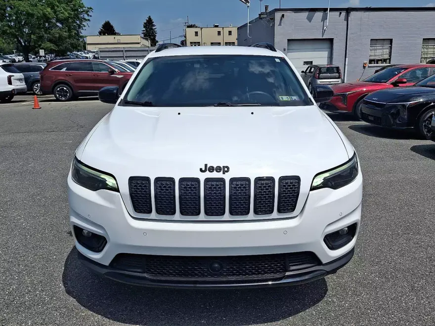 2023 Jeep Cherokee Altitude Lux photo 1