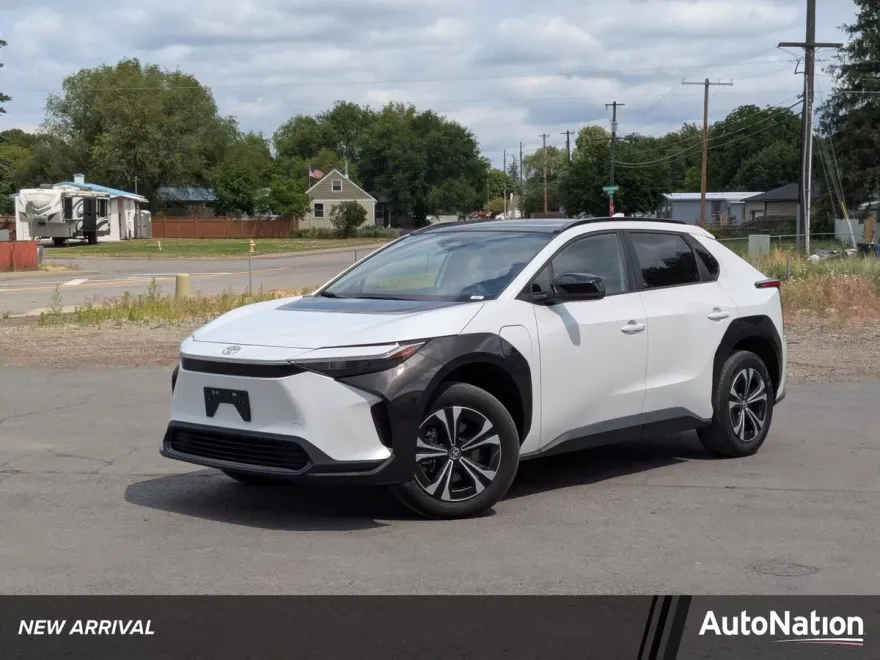 2023 Toyota bZ4X XLE photo 1