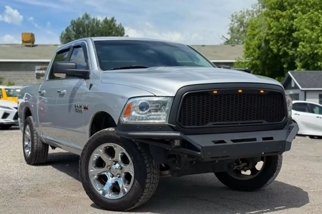 2017 Ram 1500 Laramie photo 1