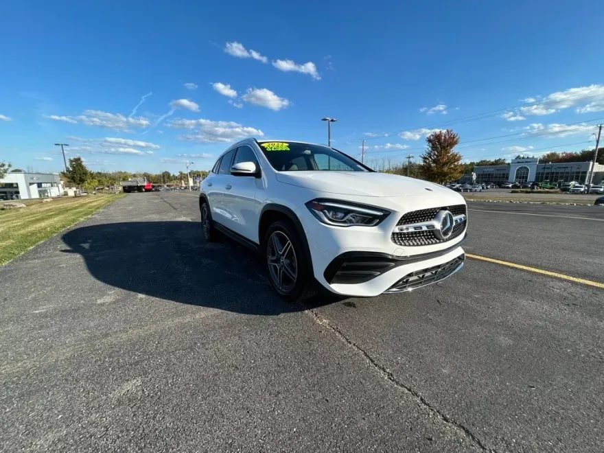 2022 Mercedes Benz GLA 250 4MATIC photo 1