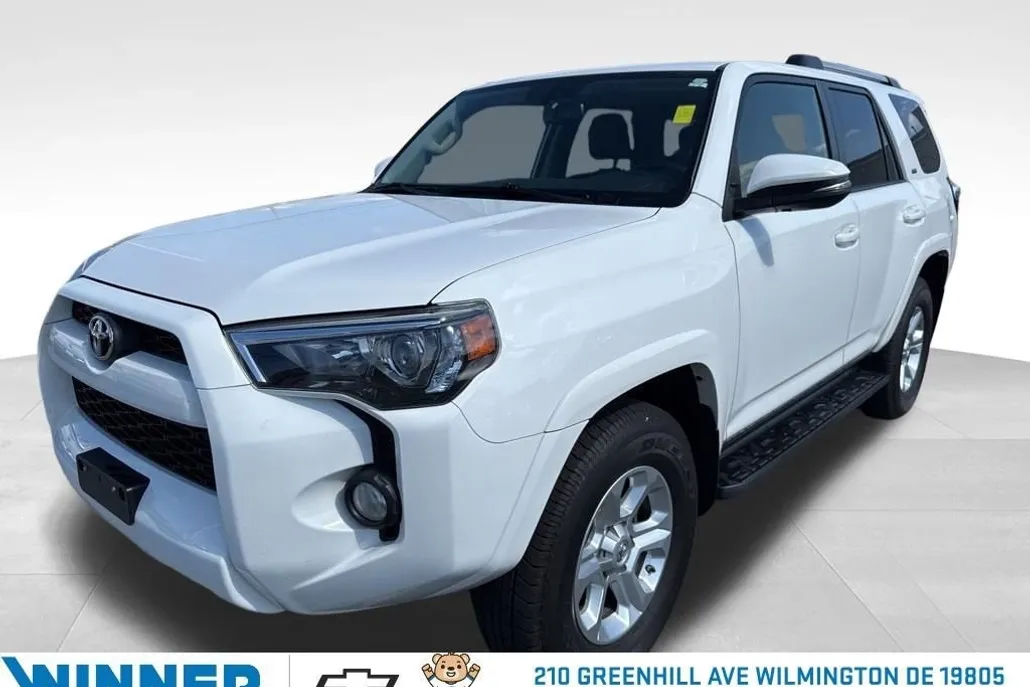 2019 Toyota 4Runner SR5 photo 1