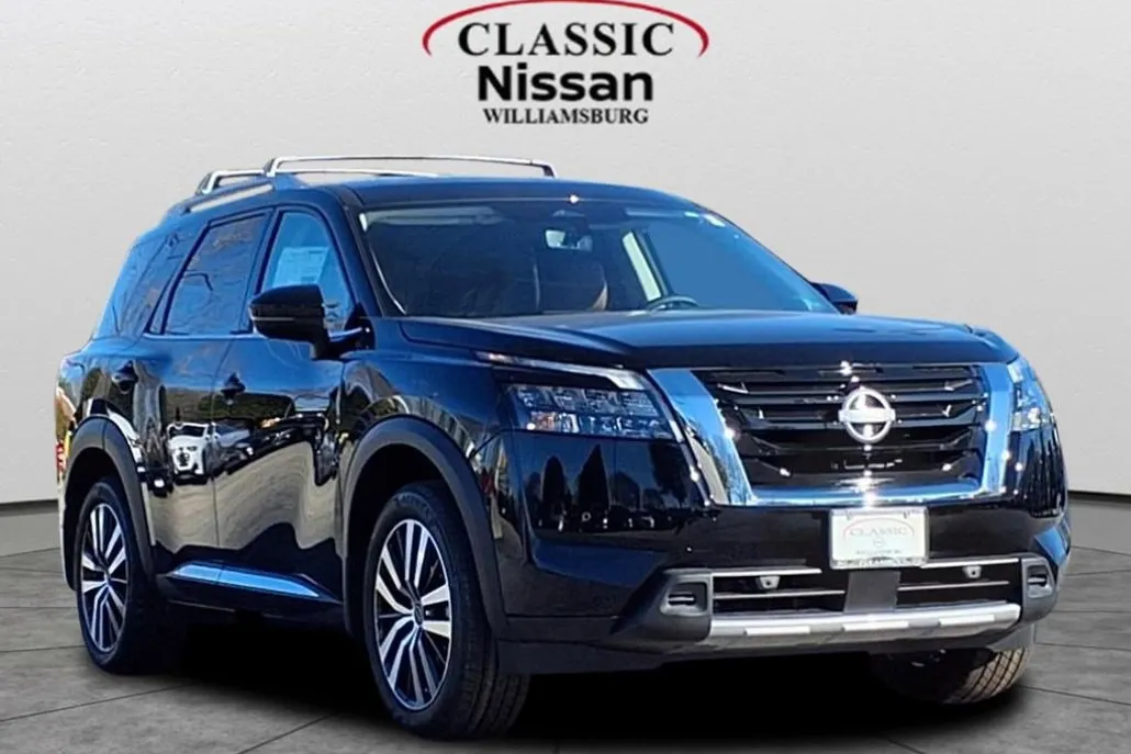 2025 Nissan Pathfinder Platinum photo 1