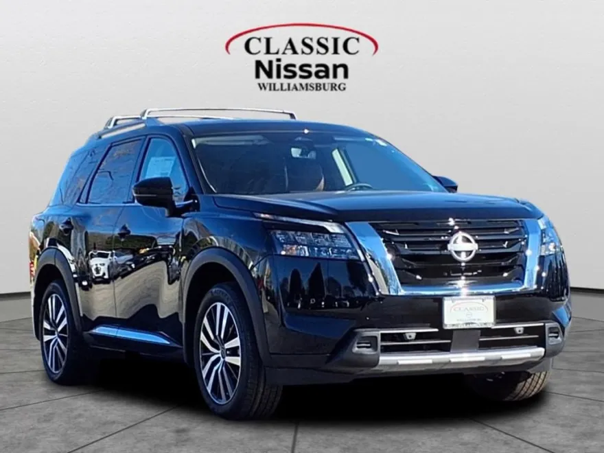 2025 Nissan Pathfinder Platinum photo 1