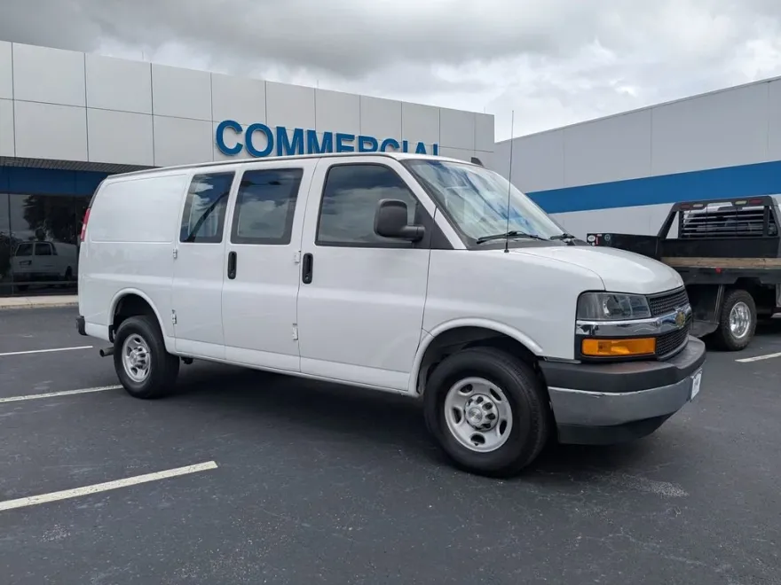 2023 Chevrolet Express Cargo 2500 photo 1
