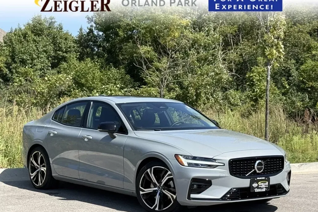 2024 Volvo S60 B5 Core AWD photo 1
