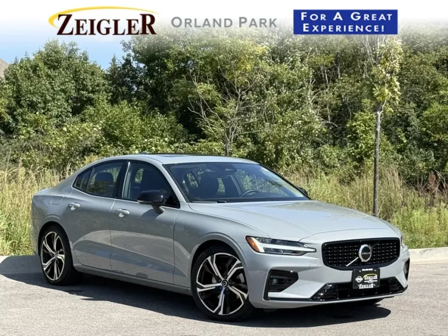 2024 Volvo S60 B5 Core AWD photo 1