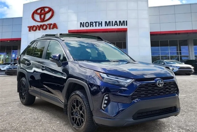 2024 Toyota RAV4 XLE photo 1