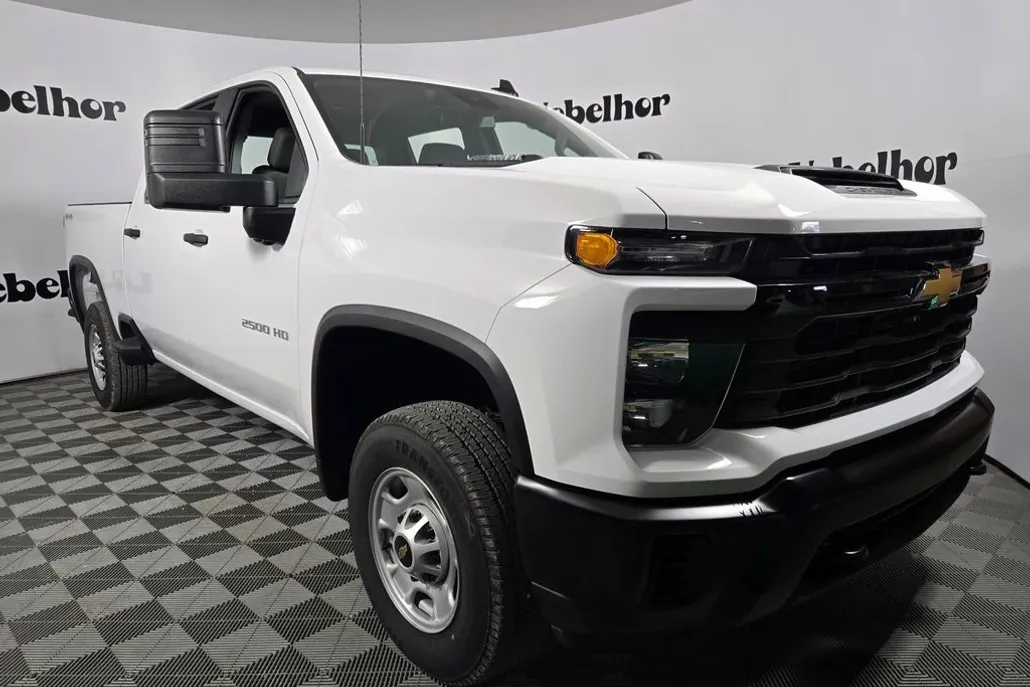 2025 Chevrolet Silverado 2500HD photo 1