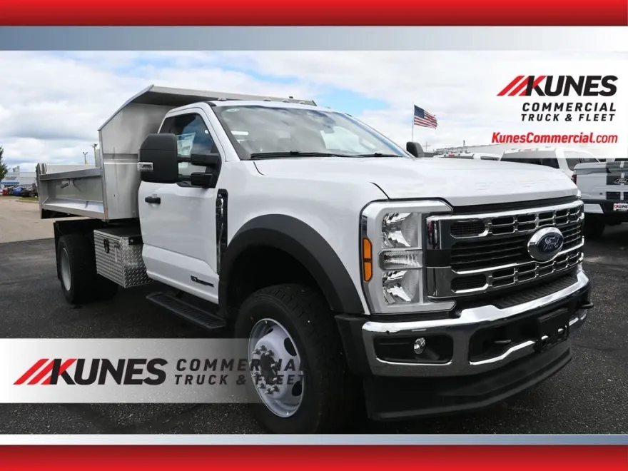 2025 Ford F-600 photo 1