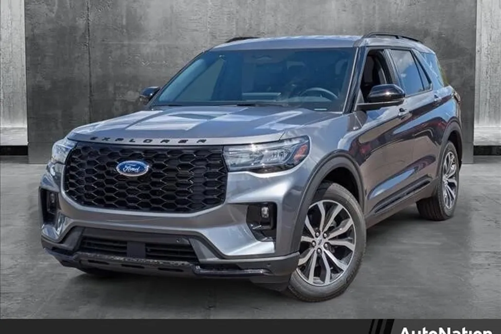 2025 Ford Explorer ST-Line photo 1