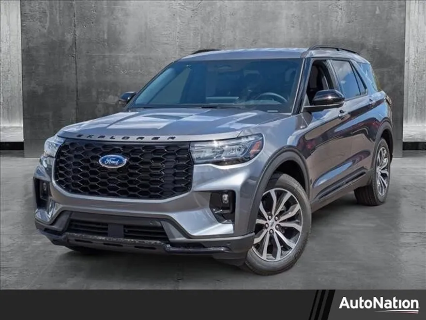 2025 Ford Explorer ST-Line photo 1