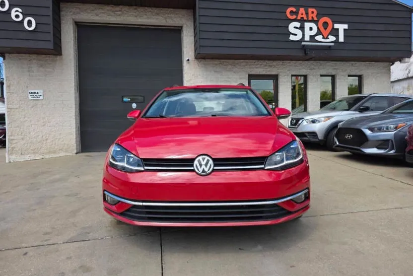 2019 Volkswagen Golf SportWagen SE photo 1