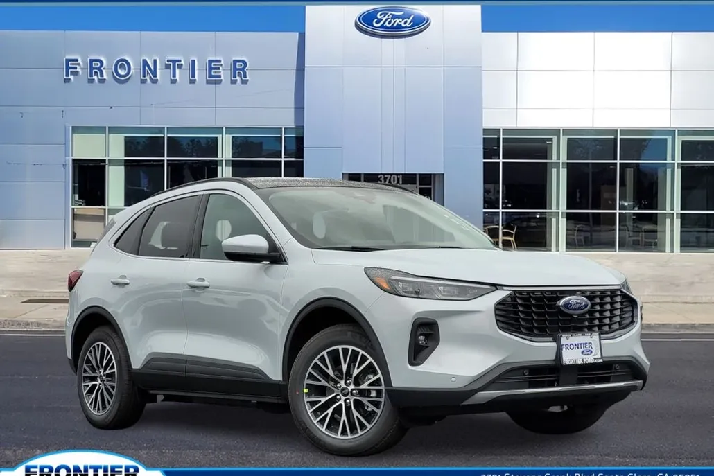 2025 Ford Escape Titanium photo 1