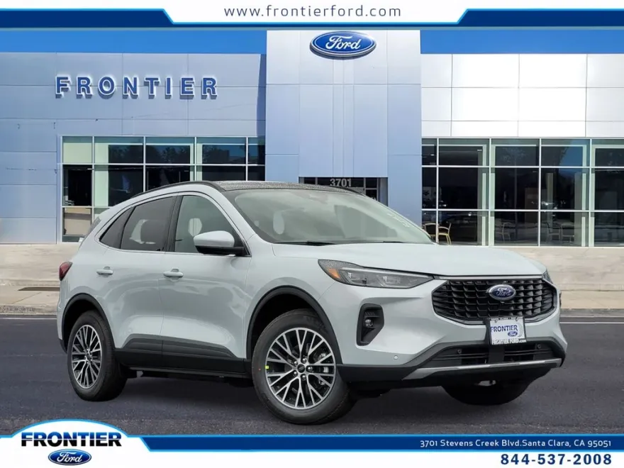 2025 Ford Escape Titanium photo 1